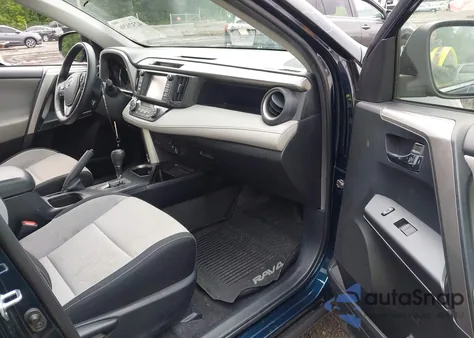 2017 Toyota Rav4 Hybrid Xle z USA, uszkodzony, nr VIN JTMRJREV1HD108256
